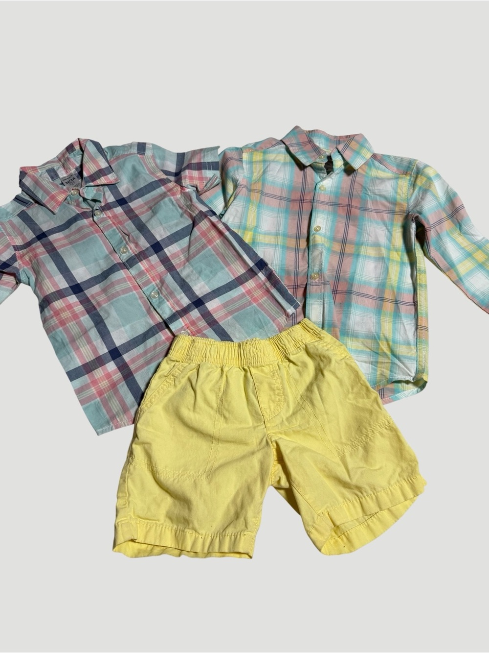 BUNDLE OF 3! LIKE NEW! Carter's Button-Down Shirts & Shorts SIZE TODDLER 3T